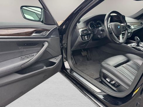 Used 2019 BMW 530e w/ Premium Package RWD image 17