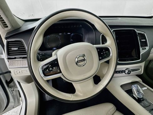 Used 2022 Volvo XC90 T8 Inscription AWD/4WD image 12