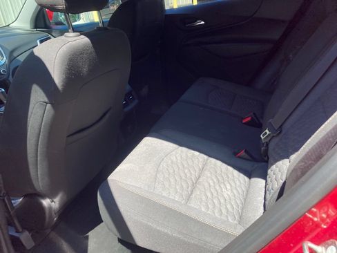 Used 2018 Chevrolet Equinox LT AWD/4WD image 34