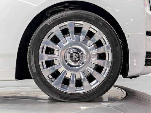 Used 2022 Rolls-Royce Phantom Sedan w/ The Phantom Package RWD image 25