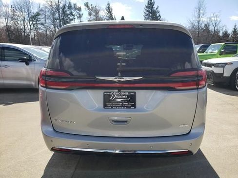 New 2026 Chrysler Pacifica Select AWD/4WD image 5