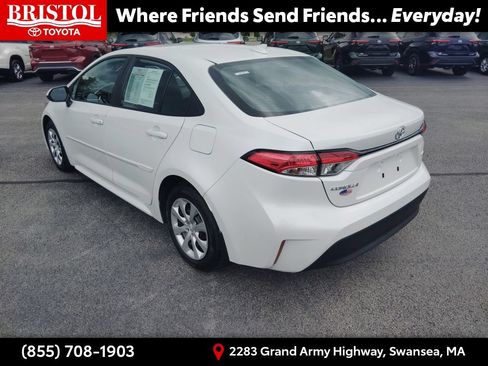 Used 2026 Toyota Corolla LE FWD image 5