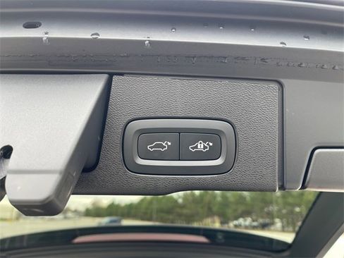 Used 2024 Volvo XC60 B5 Core image 20