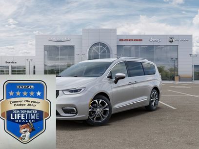 New 2026 Chrysler Pacifica Pinnacle w/ Trailer Tow Group