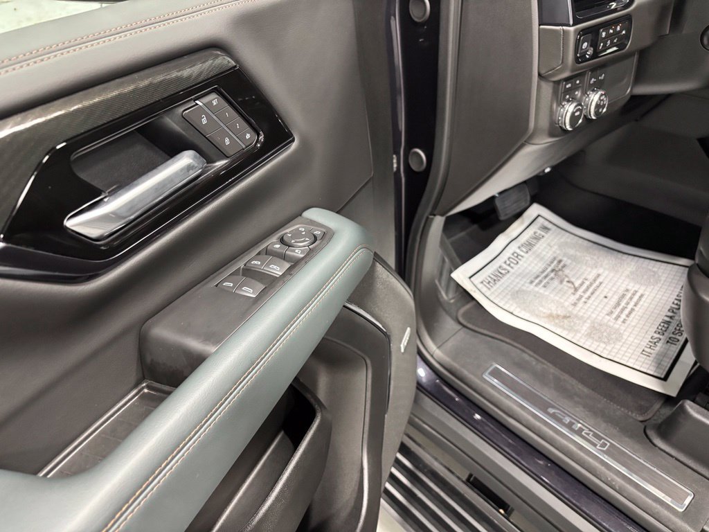 Used 2026 GMC Yukon XL AT4 w/ AT4 Premium Package AWD/4WD image 9
