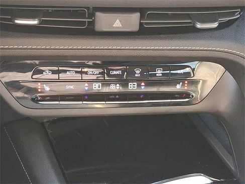 Used 2023 Buick Envision Essence image 16