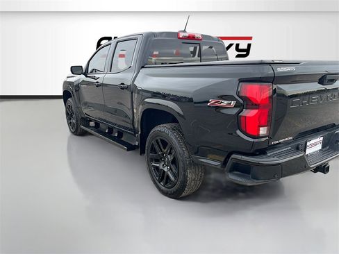 Used 2024 Chevrolet Colorado Z71 w/ Z71 Convenience Package 2 image 5