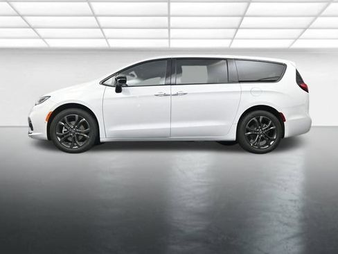 New 2026 Chrysler Pacifica Select image 21