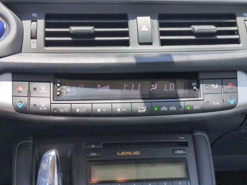 Used 2011 Lexus CT 200h Premium FWD image 24