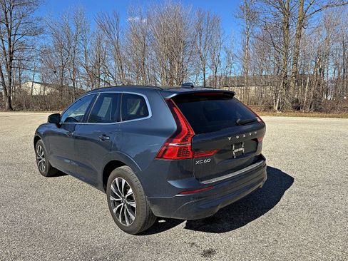 Used 2023 Volvo XC60 B5 Core w/ Climate Package image 7