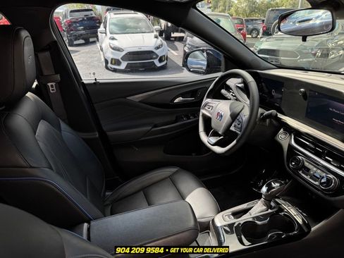 Used 2024 Buick Envista Sport Touring w/ Convenience I Package FWD image 38
