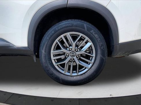 Used 2024 Nissan Rogue S FWD image 34