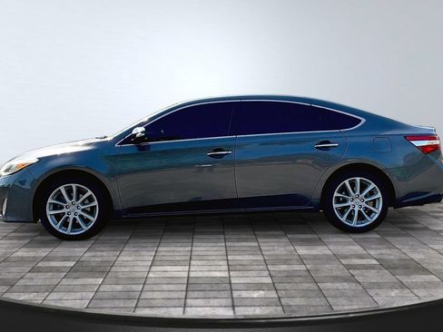 Used 2013 Toyota Avalon XLE Touring FWD image 4