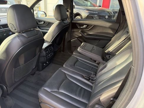 Used 2018 Audi Q7 3.0T Premium Plus image 17