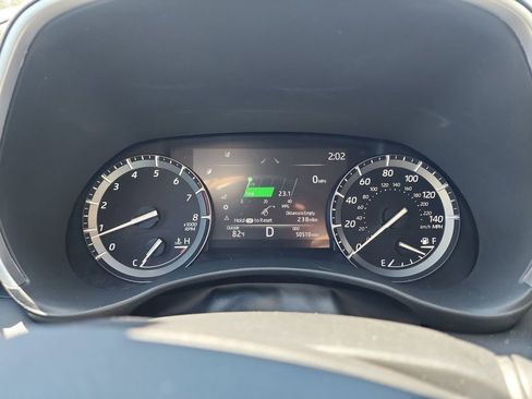 Used 2021 Toyota Highlander XLE AWD/4WD image 19