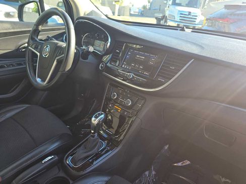 Used 2022 Buick Encore Preferred w/ Safety Package image 12