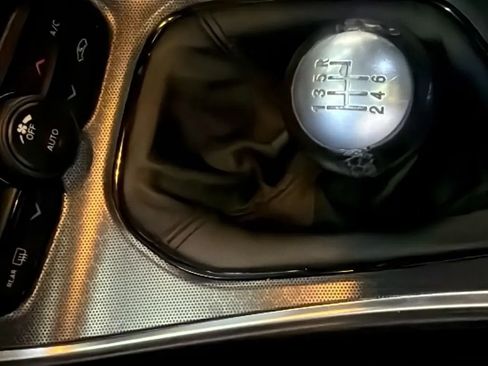 Used 2015 Dodge Challenger SRT w/ Technology Group image 23