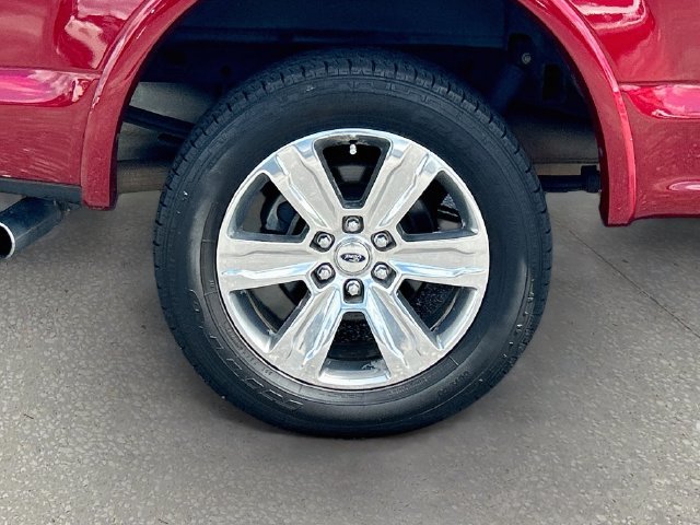 Used 2016 Ford F150 Platinum w/ Equipment Group 701A Luxury AWD/4WD image 31