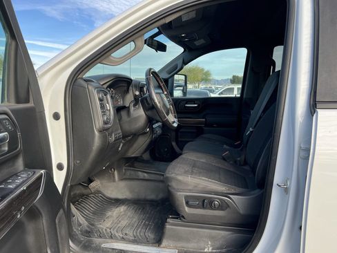 Used 2022 Chevrolet Silverado 2500 LT w/ Convenience Package image 9