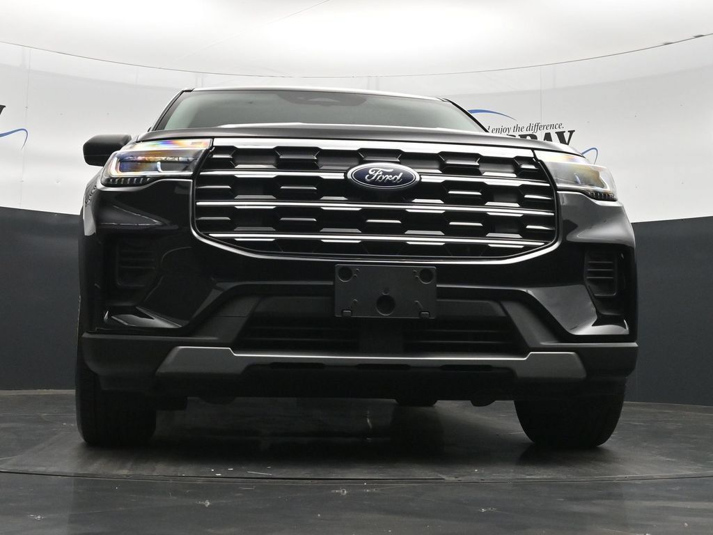 Used 2025 Ford Explorer Active RWD image 36