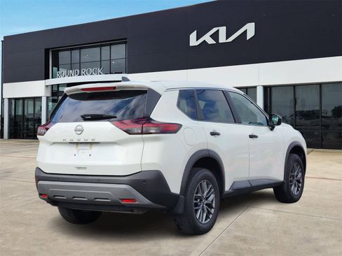 Used 2023 Nissan Rogue S image 5