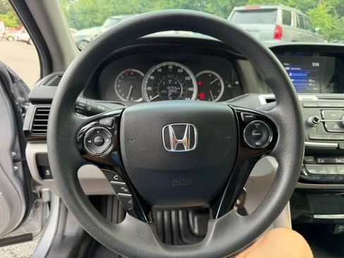 Used 2017 Honda Accord LX image 17