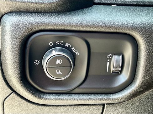 Used 2025 RAM 1500 Warlock AWD/4WD image 10