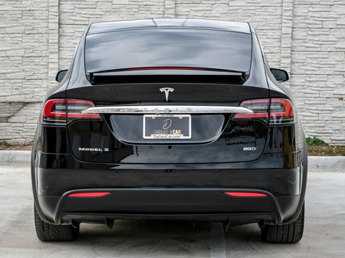 Used 2017 Tesla Model X 90D image 12