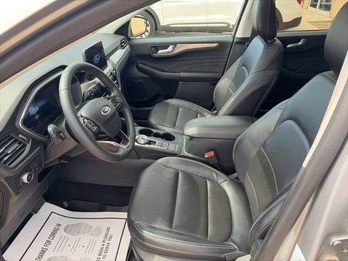 Used 2022 Ford Escape Titanium w/ Class II Trailer Tow Package image 12