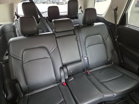 Used 2025 Nissan Pathfinder SL AWD/4WD image 22