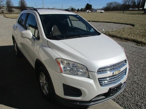 Used 2016 Chevrolet Trax LT w/ LT Convenience Package image 6