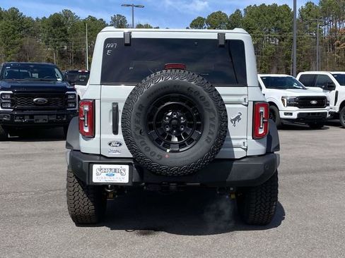 New 2026 Ford Bronco Outer Banks w/ Sasquatch Package image 4