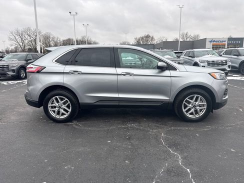 Used 2024 Ford Edge SEL w/ Convenience Package image 6