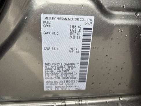 Used 2025 Nissan Altima 2.5 SV FWD image 29