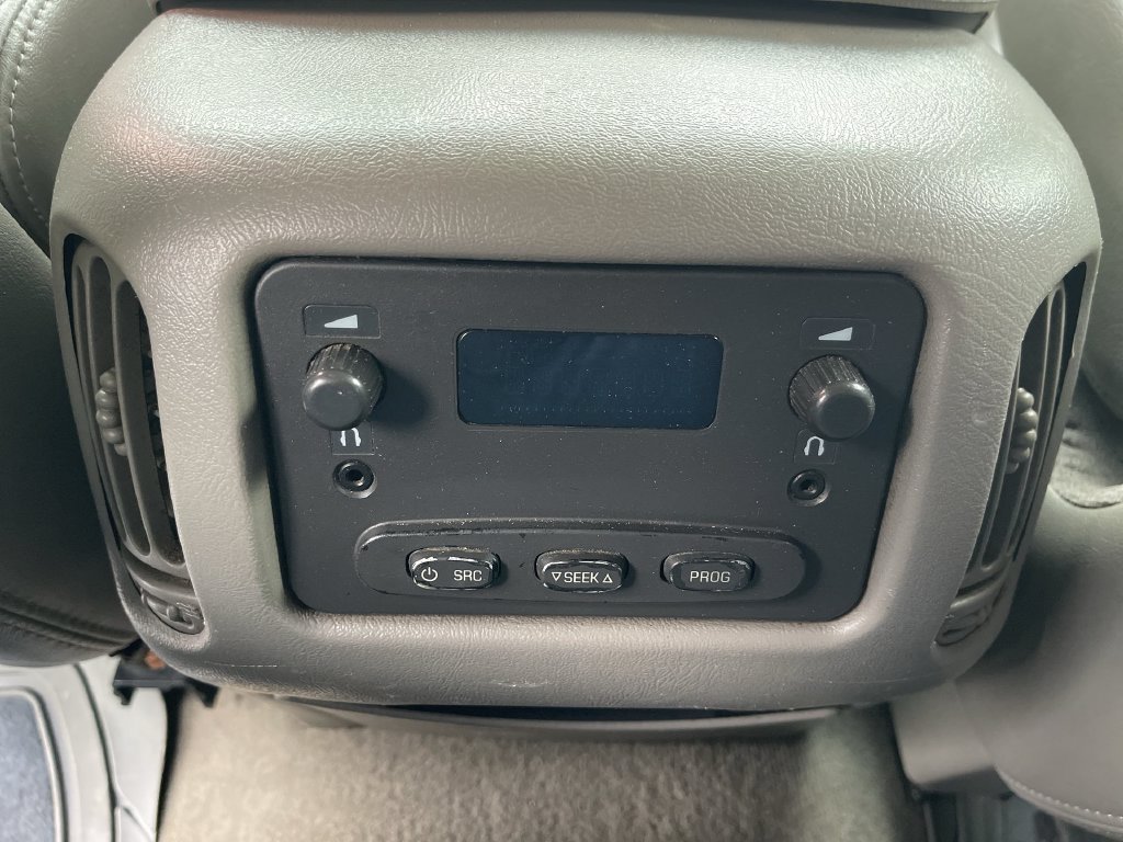 Used 2004 GMC Sierra 2500 SLE w/ Heavy-Duty Power Package AWD/4WD image 19