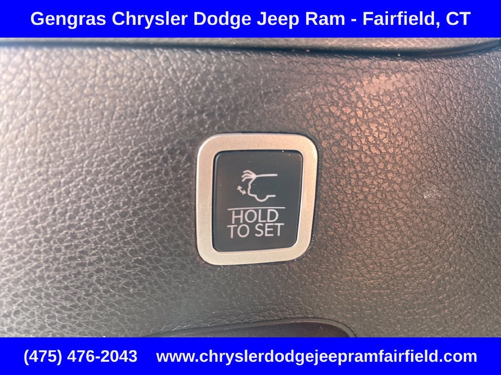 Certified 2025 Jeep Wagoneer Series II AWD/4WD image 37