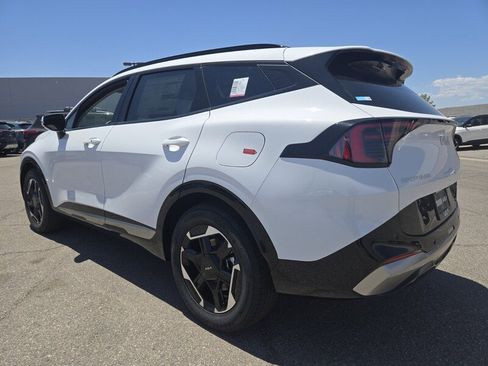 New 2026 Kia Sportage SX image 4