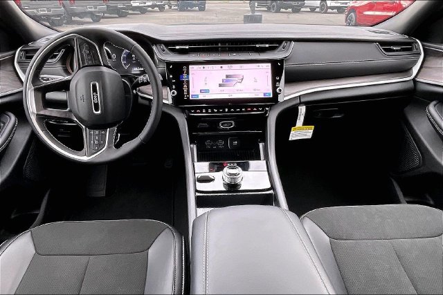 New 2026 Jeep Grand Cherokee 4WD image 5