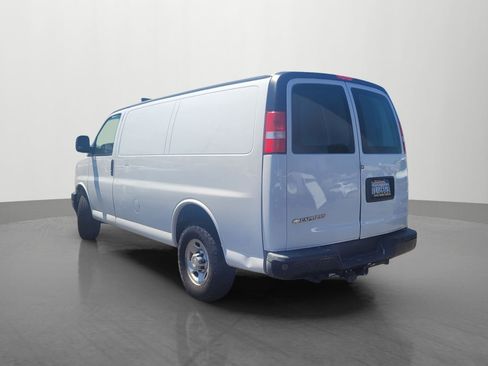 Used 2021 Chevrolet Express 2500 w/ Driver Convenience Package image 10