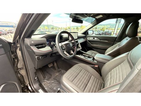 Used 2025 Ford Explorer ST-Line AWD/4WD image 19