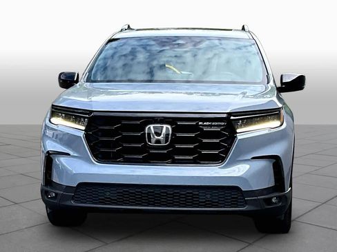 Used 2025 Honda Pilot Black Edition image 4