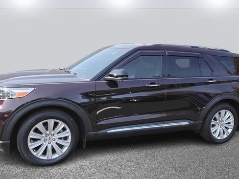 Used 2022 Ford Explorer Limited w/ Equipment Group 301A image 3