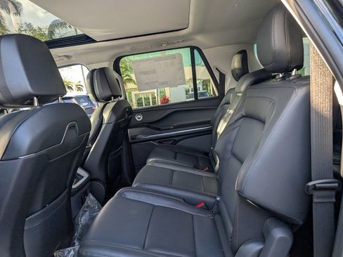 New 2026 Lincoln Navigator L Reserve AWD/4WD image 13