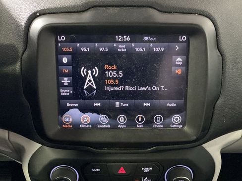 Used 2022 Jeep Renegade Latitude w/ Convenience Group AWD/4WD image 12