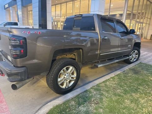 Used 2015 Chevrolet Silverado 2500 High Country w/ Duramax Plus Package image 4