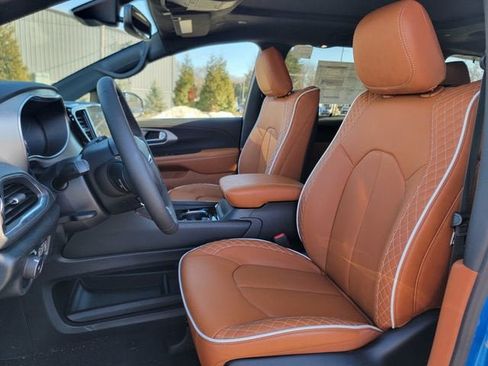 New 2026 Chrysler Pacifica Pinnacle AWD/4WD image 19