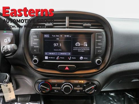 Used 2023 Kia Soul LX FWD image 12