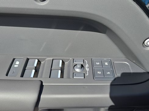 New 2026 Land Rover Defender 110 S image 27