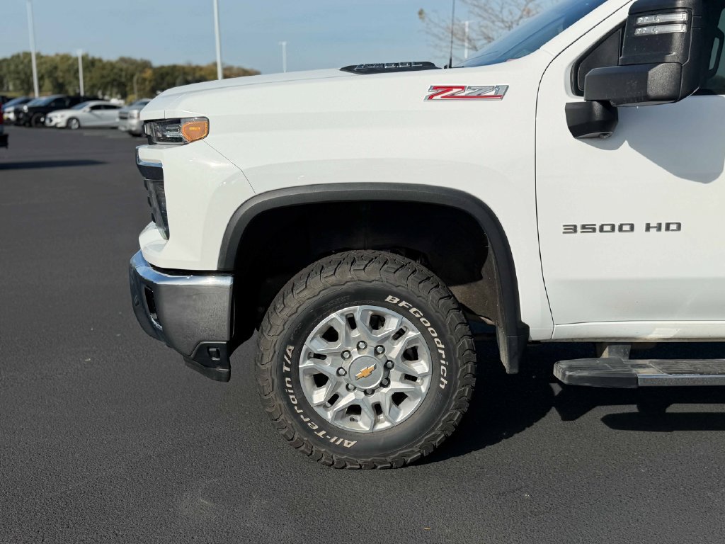 Used 2024 Chevrolet Silverado 3500 LT w/ Safety Package AWD/4WD image 12