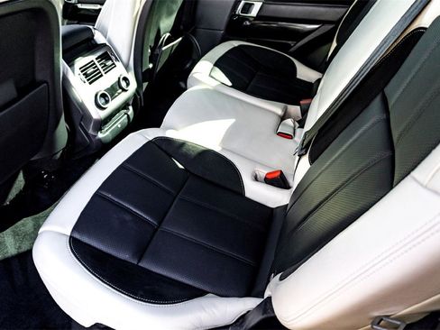 Used 2022 Land Rover Range Rover Sport HST image 29